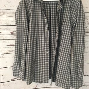 Lightly used men’s button-down